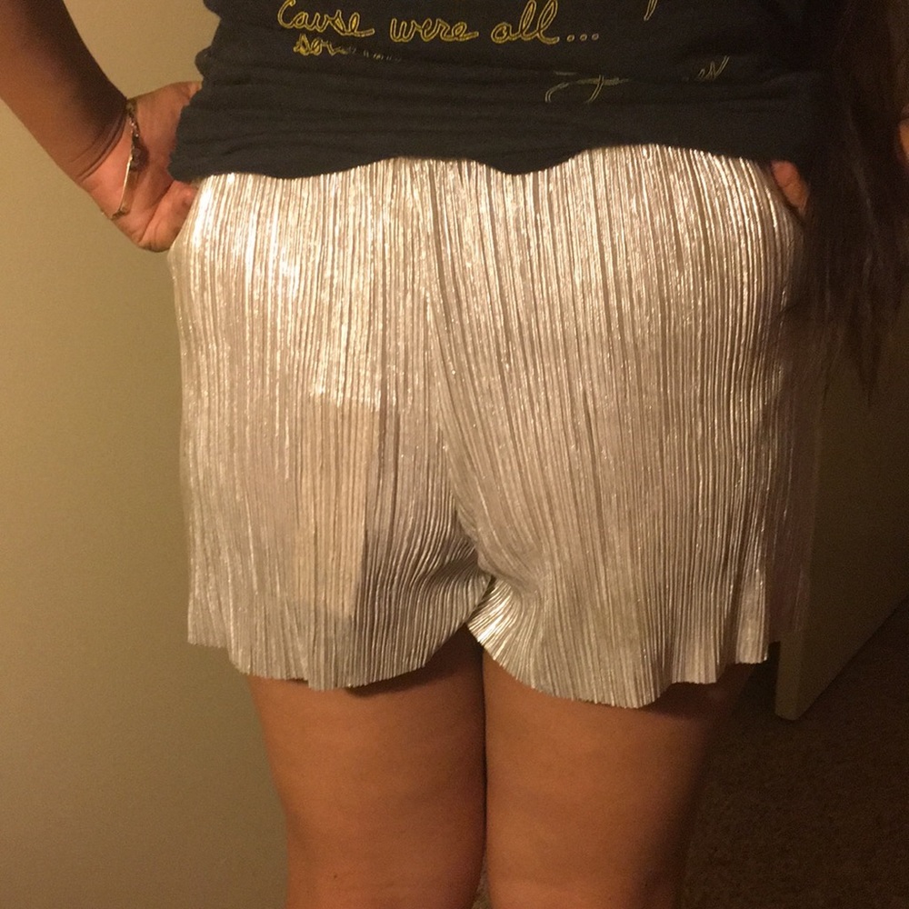 Elli white Shorts - Picture 5 of 8